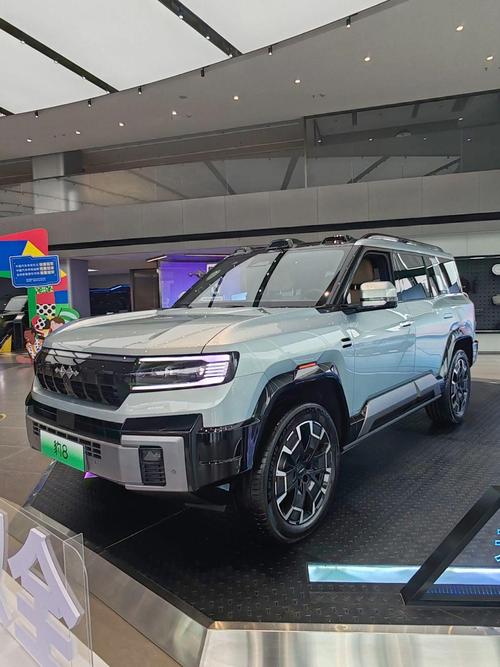 重庆283比亚迪方程豹硬派越野的爆款，英菲尼迪35周年与你共成长